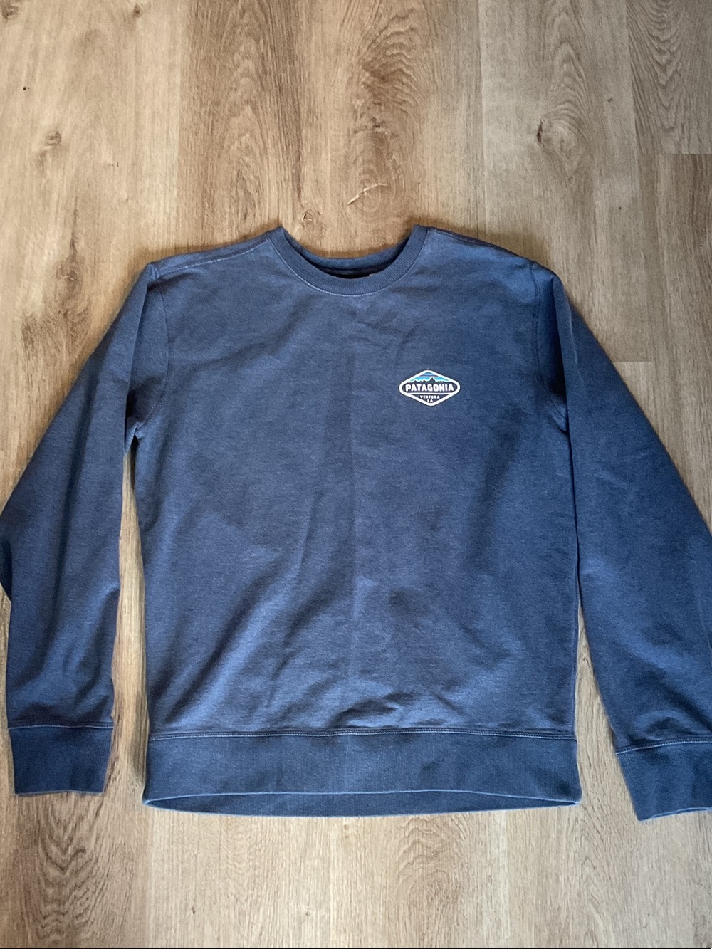 Patagonia Men's Navy Crewneck Sweatshirt small blue organic cotton